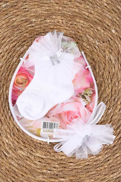 Beyaz (0-6 Ay) Tüllü Fiyonklu Kız Bebek Taç ve Çorap Seti 467508