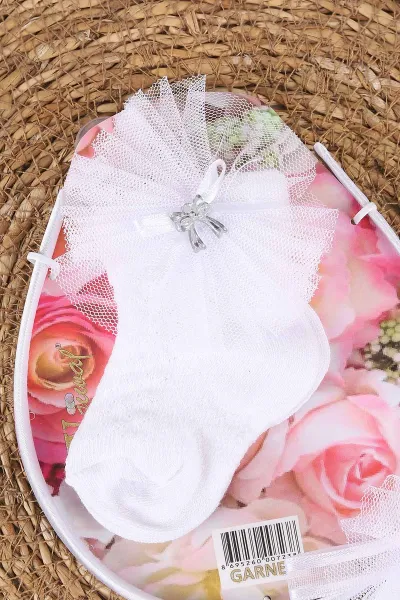 Beyaz (0-6 Ay) Tüllü Fiyonklu Kız Bebek Taç ve Çorap Seti 467508