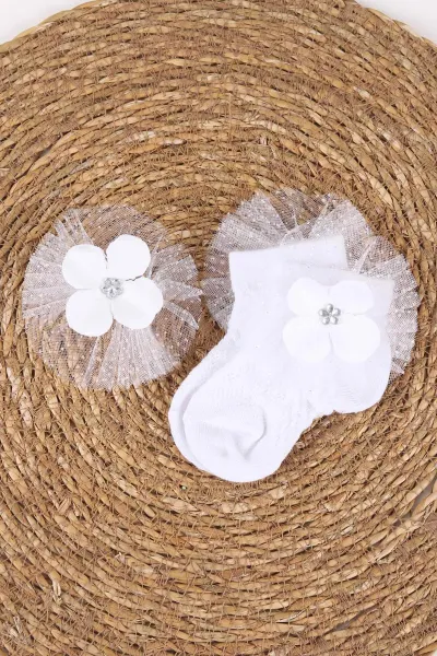 Beyaz (0-6 Ay)Çiçek Üzeri Taşlı Tüllü Kız Bebek Çorap 467389