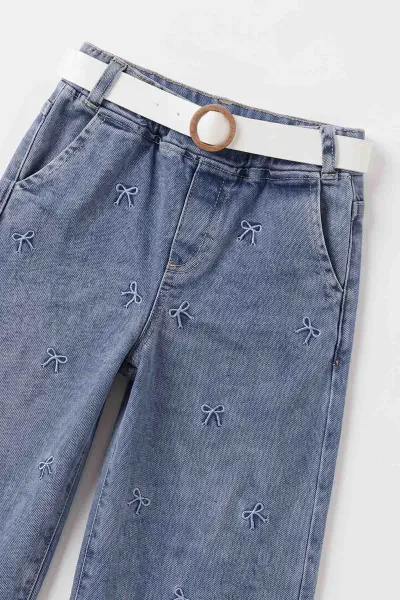 Beyaz (1-5 Yaş) Fitilli Bodyli Leopar Peluş Yelekli Nakışlı Kot Pantolonlu Kız Çocuk 3lü Takım 495752