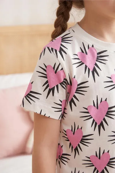 Beyaz (3-12 Yaş)Kalp Desenli Kısa Kol Kız Çocuk Pijama Takımı 461466