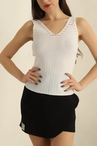 Beyaz Ajurlu Polyelid Triko Bluz 254442