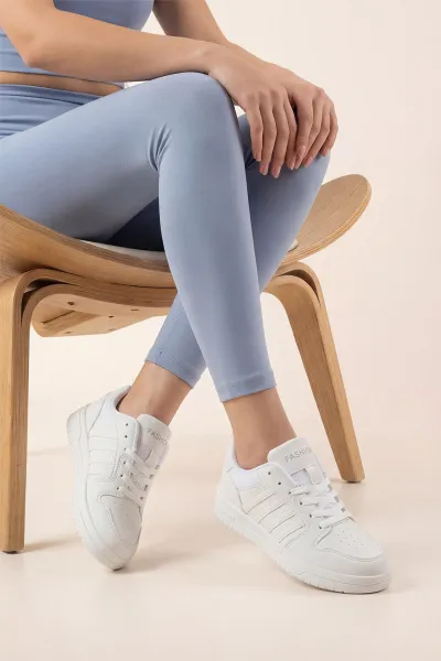 Beyaz Bağcıklı Çizgi Detaylı Kadın Spor Ayakkabı 439306