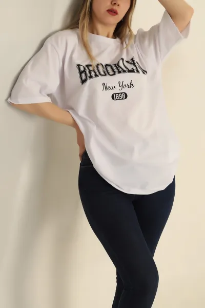 beyaz-baskili-suprem-bayan-tisort-256154