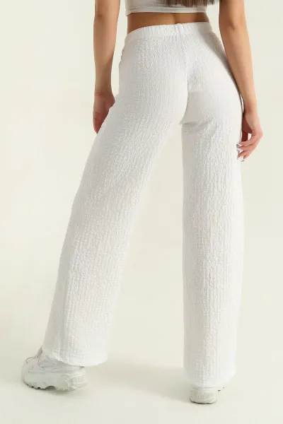 Beyaz Bel Lastikli Gofre Kadın Pantolon 370079