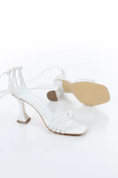Beyaz Bilek Sarmalı Topuklu Ayakkabı 262347