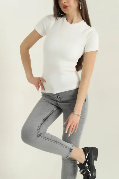 beyaz-bisiklet-yaka-cilek-kumas-bluz-350534