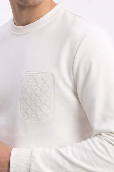 Beyaz Bisiklet Yaka Kabartma Detaylı Erkek Sweatshirt 482804
