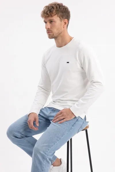 Beyaz Bisiklet Yaka Sırt Detay Erkek Sweatshirt 492027