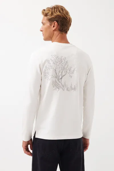 Beyaz Bisiklet Yaka Sırt Nakış Detaylı Erkek Sweatshirt 491994