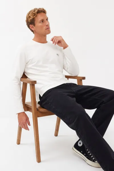 Beyaz Bisiklet Yaka Sırt Nakış Detaylı Erkek Sweatshirt 491994