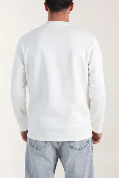 Beyaz Bisiklet Yaka Yazı Detaylı Erkek Sweatshirt 404794