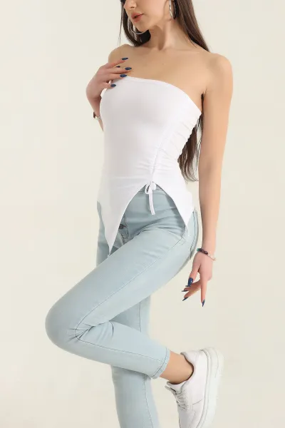 beyaz-buzgulu-likrali-straplez-sandy-bluz-337349