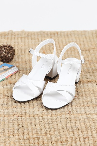 Beyaz Çapraz Bantlı Topuklu Sandalet 98752