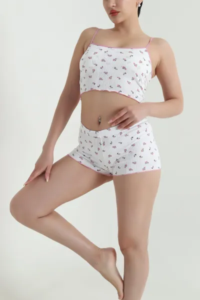 Beyaz Çiçek Desenli Kadın Şortlu Pijama Takımı 466391