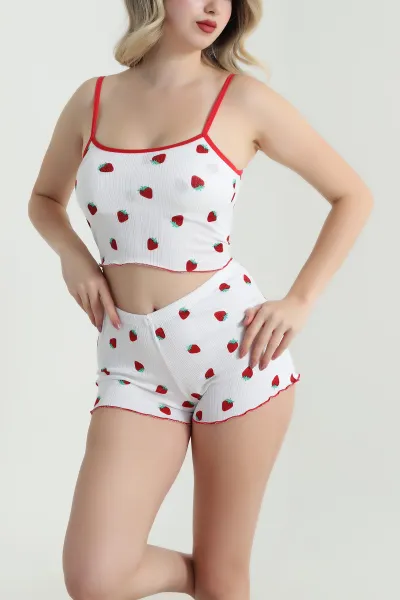beyaz-cilek-desenli-kadin-sortlu-pijama-takimi-466380
