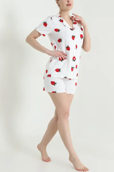 Beyaz Çilek Desenli Kadın Şortlu Pijama Takımı 466580
