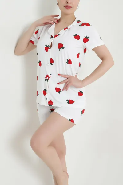 Beyaz Çilek Desenli Kadın Şortlu Pijama Takımı 466580