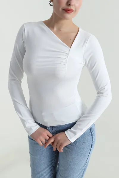 Beyaz Dalgıç Önü Büzgülü Bluz 496220