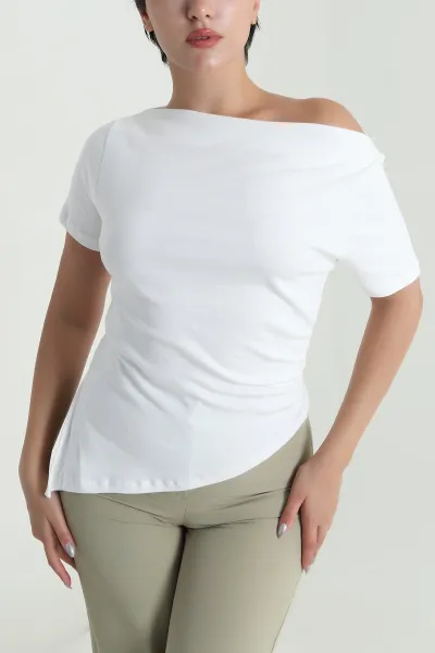 Beyaz Degaje Yaka Büzgülü Yırtmaçlı Bluz 481566