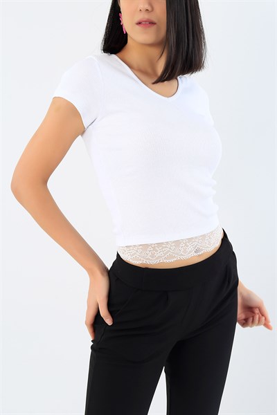 Beyaz Eteği Dantelli Kaşkorse Crop Tişört 28688B