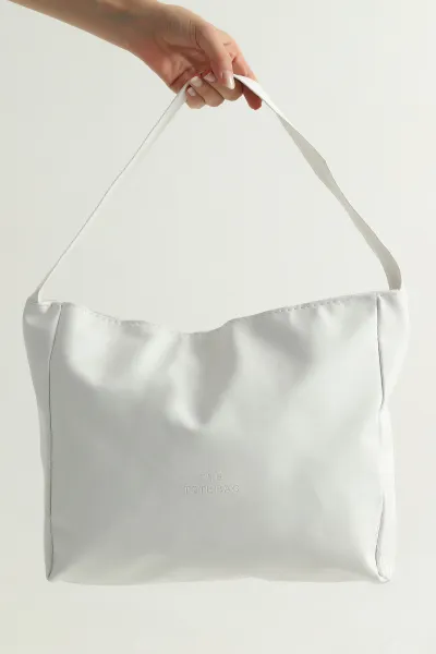 beyaz-fermuarli-yazi-detayli-kadin-el-kol-ve-omuz-cantasi-398489