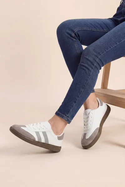 Beyaz Gri Bağcıklı Çizgili Kadın Spor Ayakkabı 438063