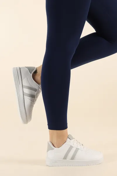 Beyaz Gri Çizgili Bağcıklı Kadın Spor Ayakkabı 312055