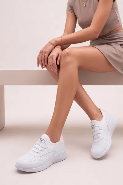 Beyaz Kalın Bağcıklı Kadın Spor Ayakkabı 489144