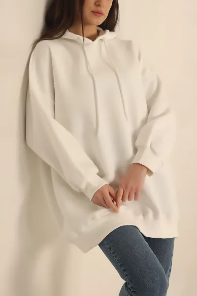 Beyaz Kapüşonlu İçi Şardonlu Oversize Sweat 229549