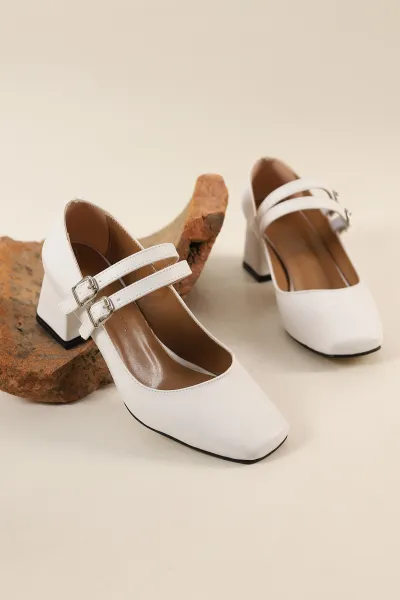 Beyaz Kemer Detaylı Kalın Topuklu Ayakkabı 258435