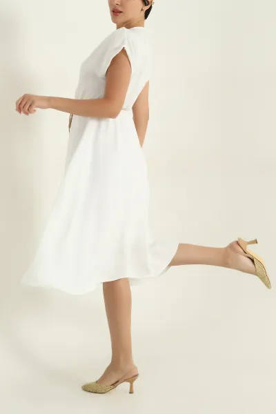 Beyaz Keten Kruvaze Kemerli Kadın Elbise 363387