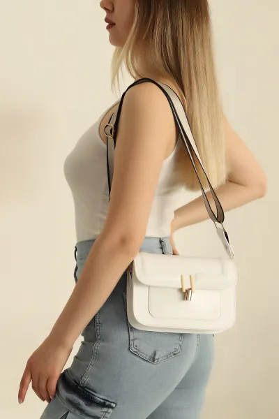 Beyaz Kilit Kapaklı Omuz Çantası 270033