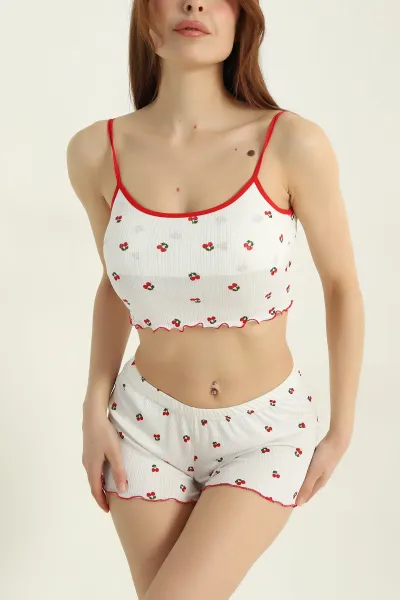beyaz-kiraz-desenli-kadin-sortlu-pijama-takimi-466361