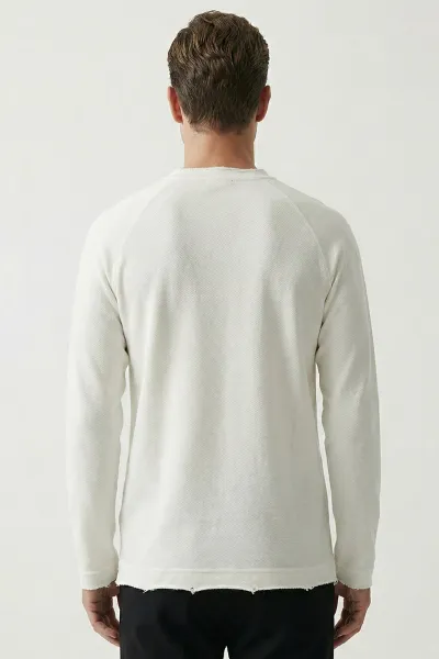 Beyaz Lazer Kesim Nakışlı Erkek Sweatshirt 422037