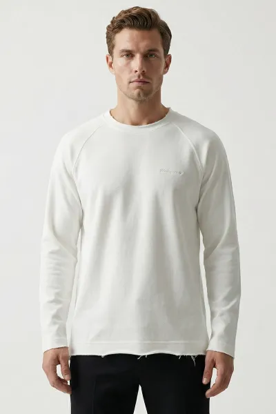 beyaz-lazer-kesim-nakisli-erkek-sweatshirt-422037