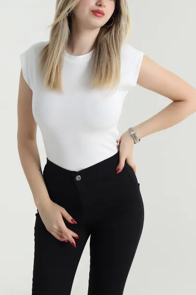 beyaz-likrali-bisiklet-yaka-oysho-kadin-tisort-473459