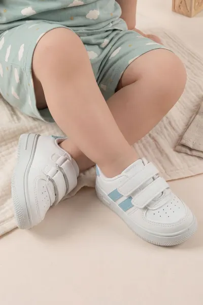 beyaz-mavi-cizgili-22-25-cirtli-erkek-bebek-spor-ayakkabi-440255