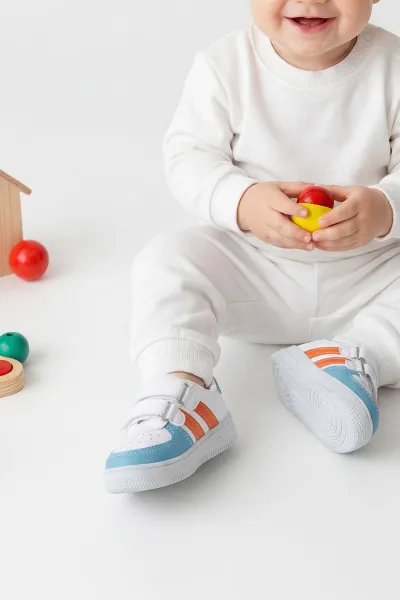 beyaz-mavi-cizgili-22-25-cirtli-kiz-bebek-spor-ayakkabi-442873