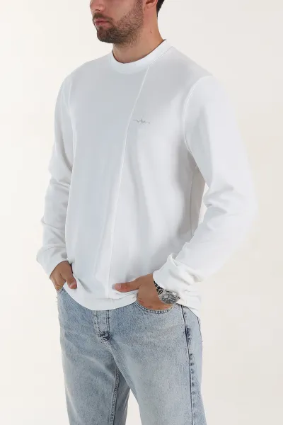 Beyaz Nakış Detaylı Bisiklet Yaka Erkek Sweatshirt 396259