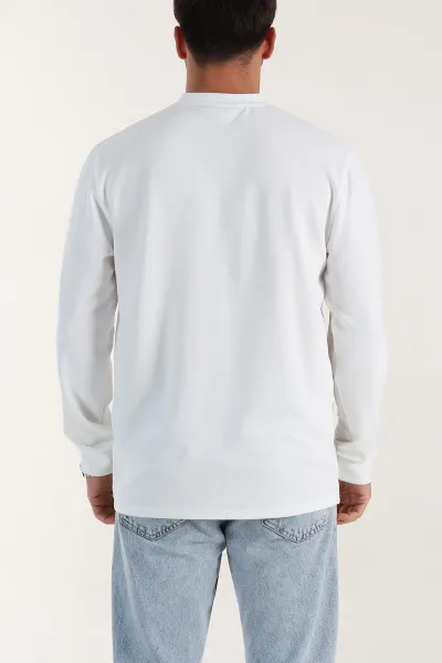 Beyaz Nakış Detaylı Bisiklet Yaka Erkek Sweatshirt 396259