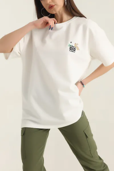 Beyaz Nakışlı Bisiklet Yaka Oversize İki Bayan Tişört 337663