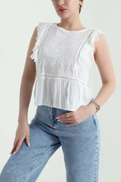 Beyaz Nakışlı Fisto Kolsuz Kadın Bluz 456498