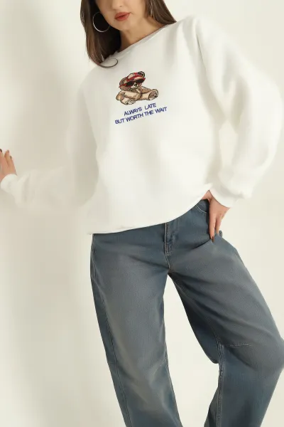 Beyaz Nakışlı Şardonlu Üç İp Bayan Sweat 329643