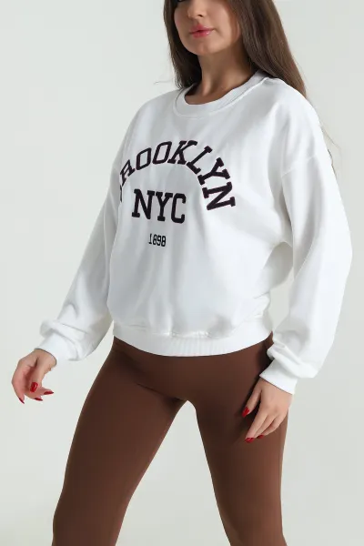Beyaz Nakışlı Üç İp Kadın Sweat 492465