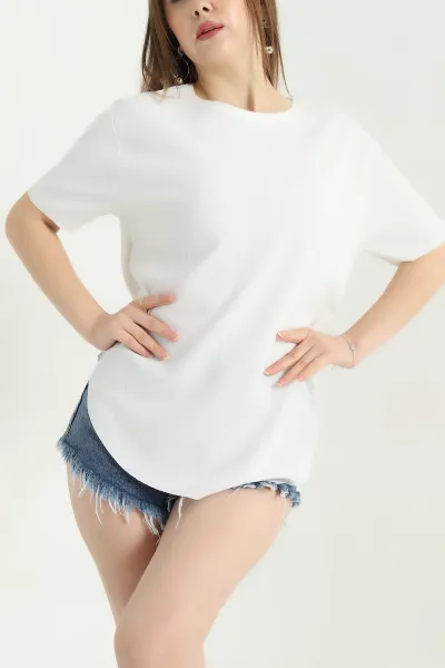 Beyaz Oval Kesim Dokulu Tişört 337676