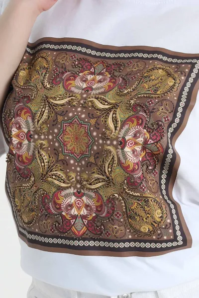 Beyaz Oversize Bisiklet Yaka Taşlı Süprem Kadın Tişört 447100
