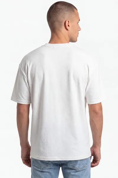 Beyaz Oversize Bisiklet Yaka Yazı Detaylı Erkek Tişört 465427