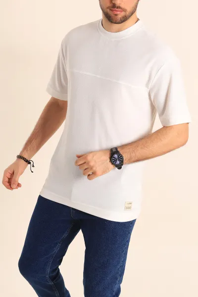 beyaz-oversize-jakarli-dikis-detayli-erkek-tisort-253354