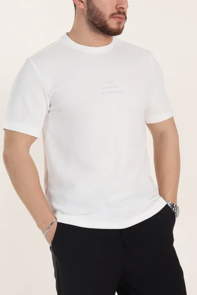 beyaz-oversize-kabartma-yazi-detayli-erkek-tisort-354084
